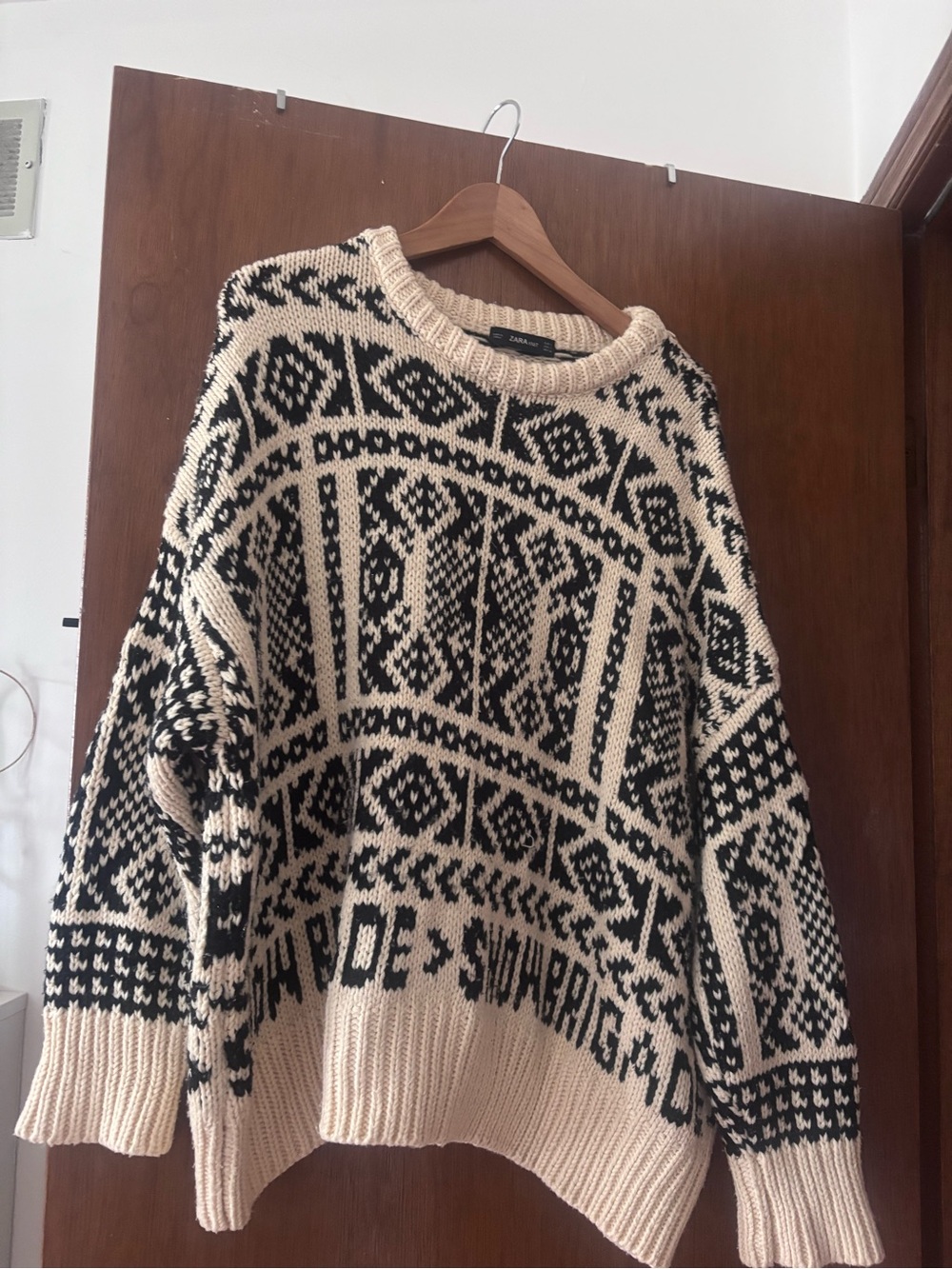 Zara Cream & Black Patterned Crew Neck Sweater